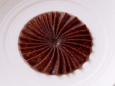 Chocolate opaline crisp